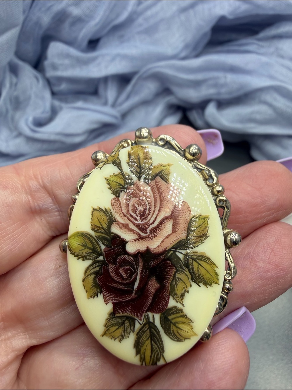 Vintage Floral Rose Cameo Style Scarf Clip #440sc